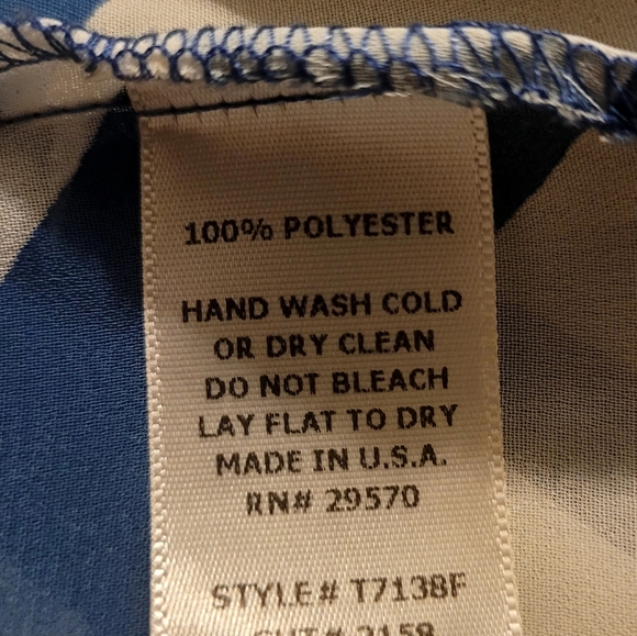 Buttons Nearly Sheer 3/4 Sleeve Blouse - Picture 4 of 4